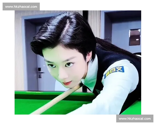 台球赛场风采绝伦美女选手精彩对决彰显竞技与魅力并存